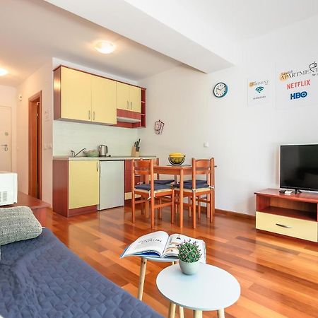 Apartments Sunset Макарска Екстериор снимка