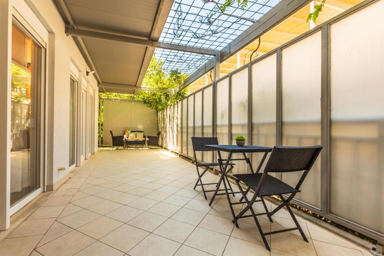 Apartments Sunset Макарска Екстериор снимка