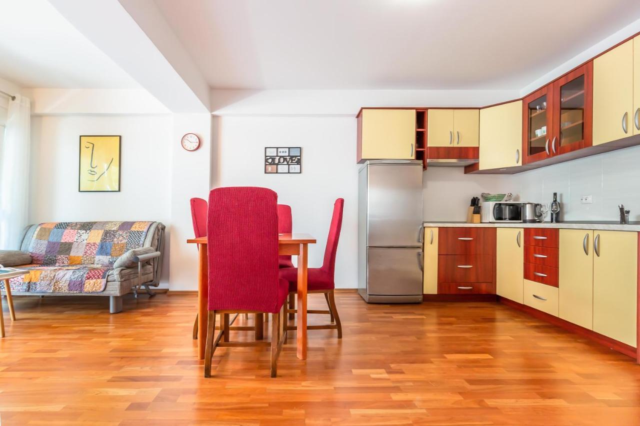 Apartments Sunset Макарска Екстериор снимка